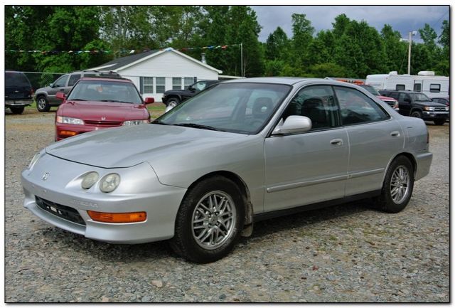 Acura Integra 2000 photo 2