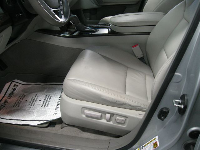 Acura MDX 2010 photo 2