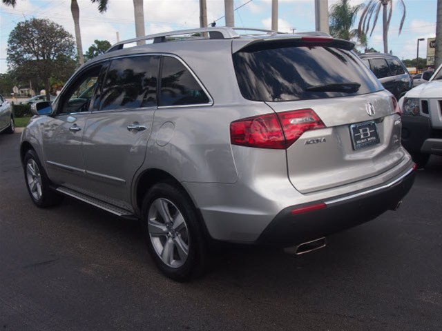 Acura MDX 2011 photo 2