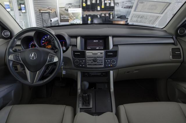 Acura RDX 2010 photo 2