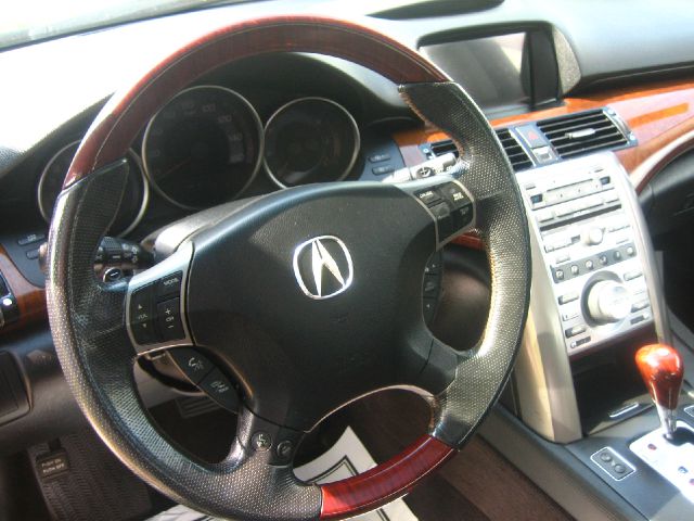 Acura RL 2005 photo 2