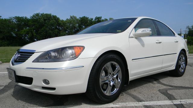 Acura RL 4dr Laredo 4WD 4x4 SUV Sedan