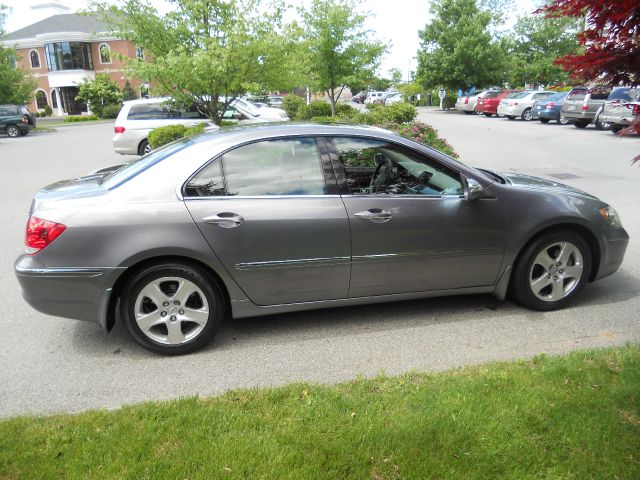 Acura RL 4dr Laredo 4WD 4x4 SUV Sedan