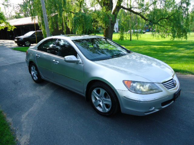 Acura RL 2005 photo 2