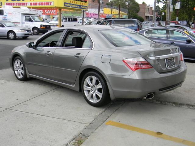 Acura RL 2010 photo 2