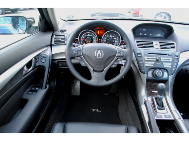 Acura TL 2010 photo 2