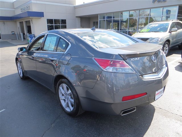 Acura TL 2011 photo 2