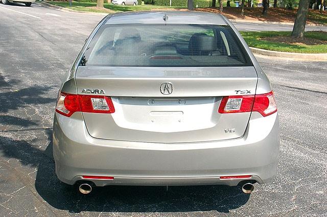 Acura TSX 15 Utilimaster Utilivan II Sedan