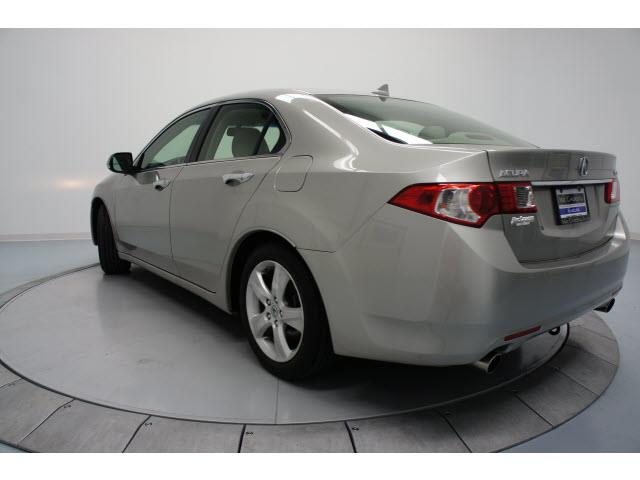 Acura TSX 2010 photo 2