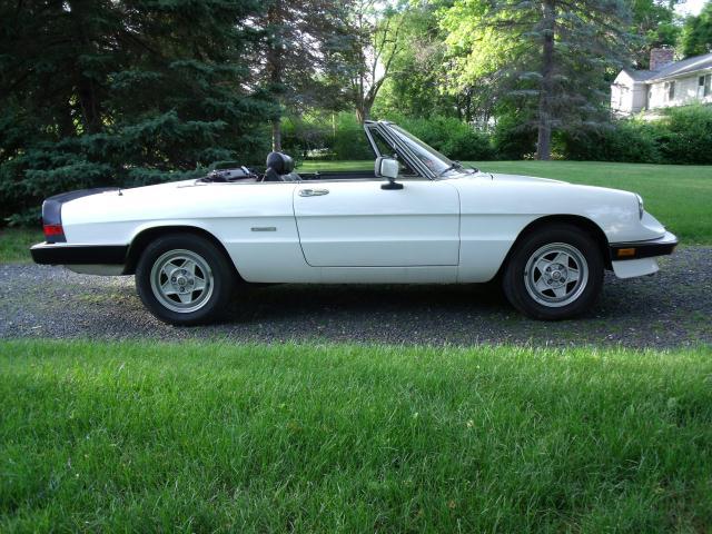 Alfa Romeo Spider 1989 photo 1