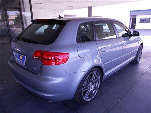 Audi A3 2010 photo 2