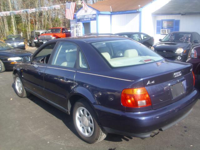 Audi A4 1997 photo 2