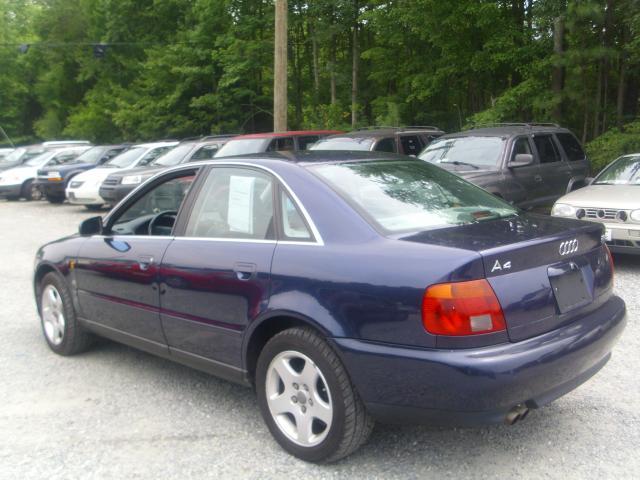 Audi A4 1998 photo 1