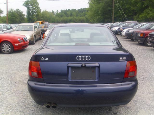 Audi A4 1998 photo 2