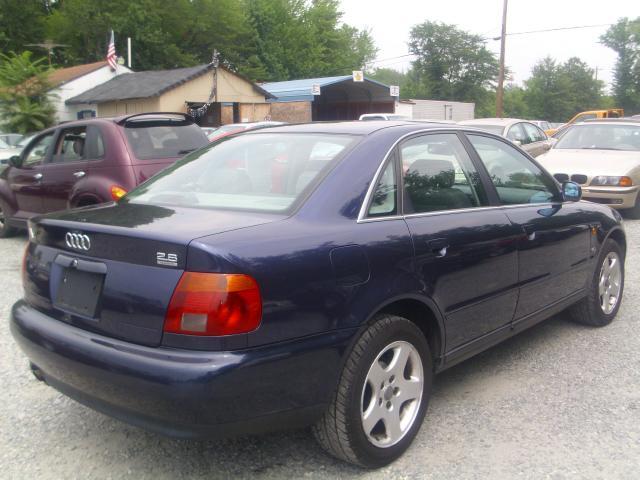 Audi A4 1998 photo 3