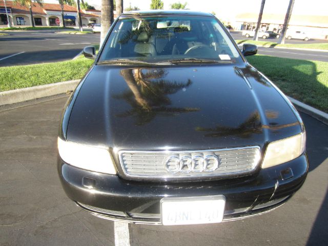 Audi A4 1998 photo 3