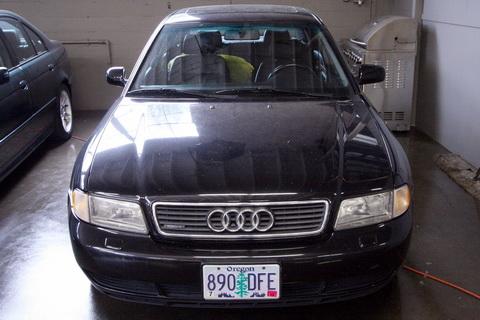 Audi A4 1998 photo 1