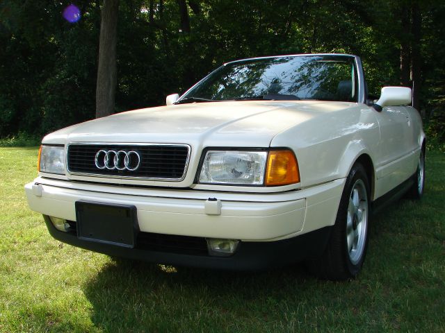 Audi A4 1998 photo 1