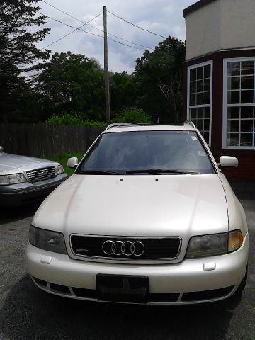 Audi A4 1998 photo 1