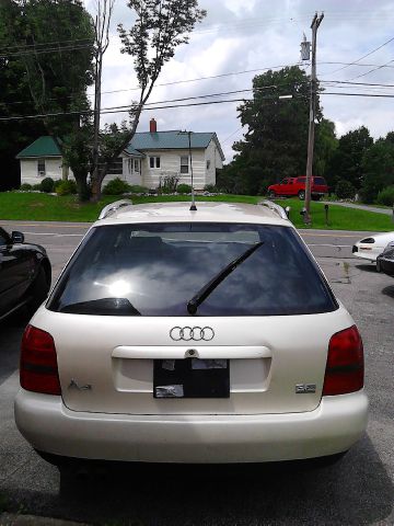 Audi A4 1998 photo 2