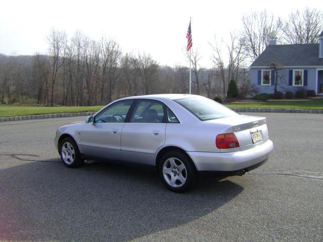 Audi A4 1998 photo 2