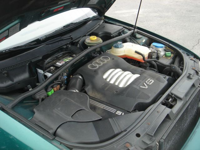 Audi A4 1998 photo 1