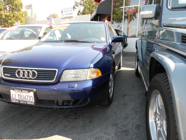 Audi A4 1999 photo 4