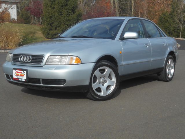 Audi A4 1999 photo 2