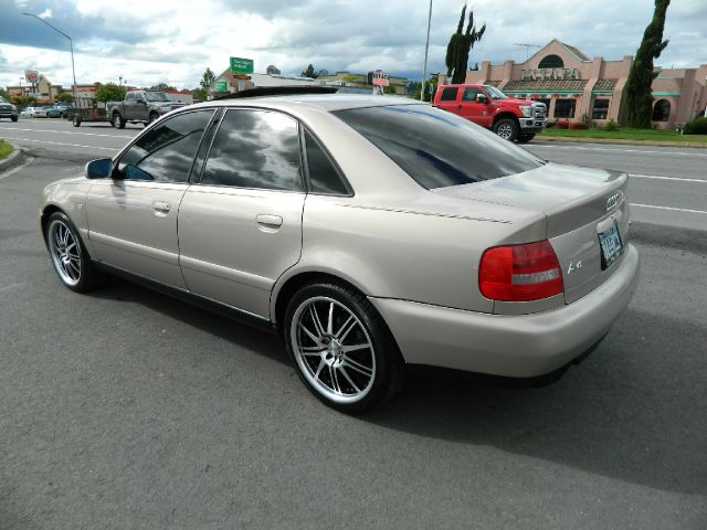 Audi A4 1999 photo 8