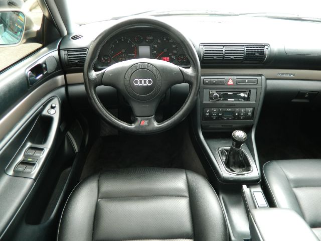 Audi A4 1999 photo 9