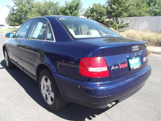 Audi A4 1999 photo 2