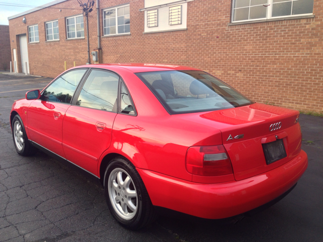 Audi A4 1999 photo 1