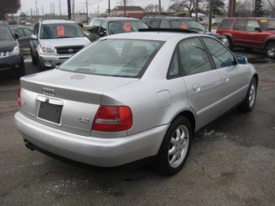 Audi A4 1999 photo 1