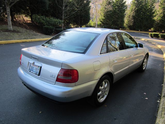 Audi A4 1999 photo 2