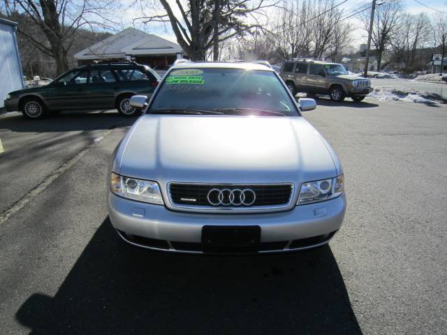 Audi A4 2000 photo 2