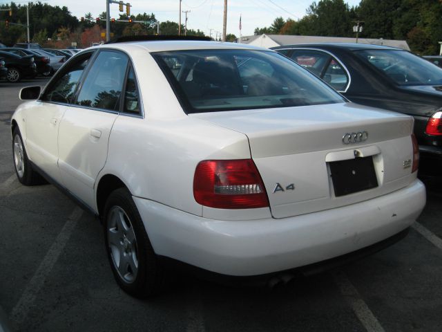 Audi A4 2000 photo 3