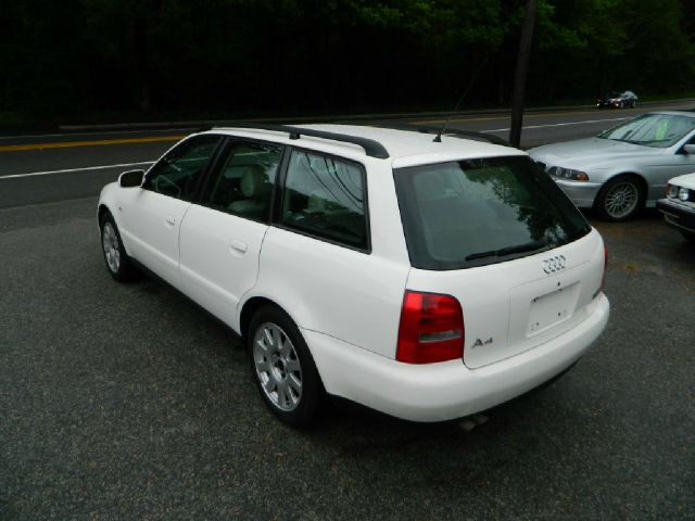 Audi A4 2000 photo 14