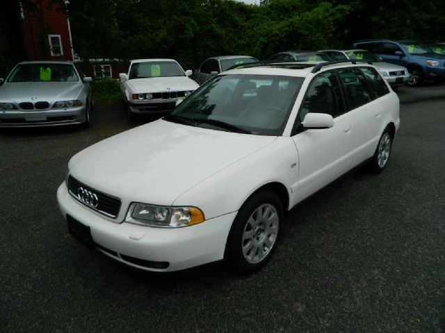 Audi A4 2000 photo 17