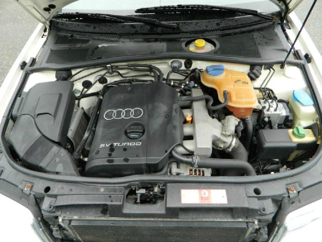 Audi A4 2000 photo 8