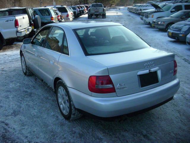 Audi A4 2000 photo 1