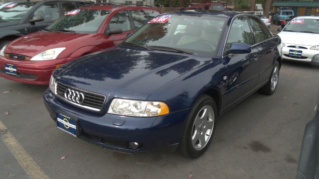 Audi A4 2000 photo 2