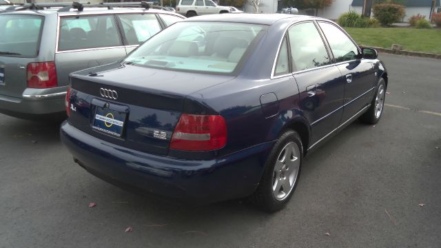 Audi A4 2000 photo 3