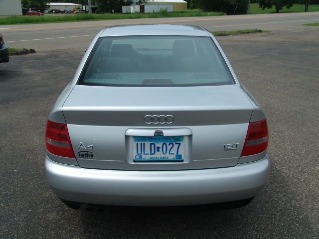 Audi A4 2000 photo 2