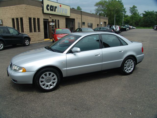 Audi A4 2000 photo 3