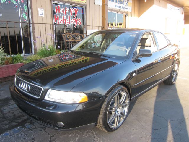 Audi A4 2000 photo 4