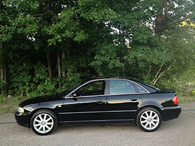 Audi A4 2001 photo 4