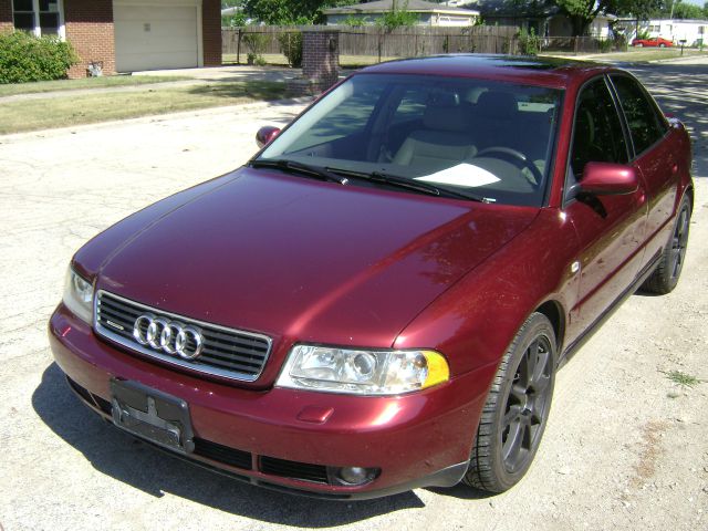 Audi A4 2001 photo 1