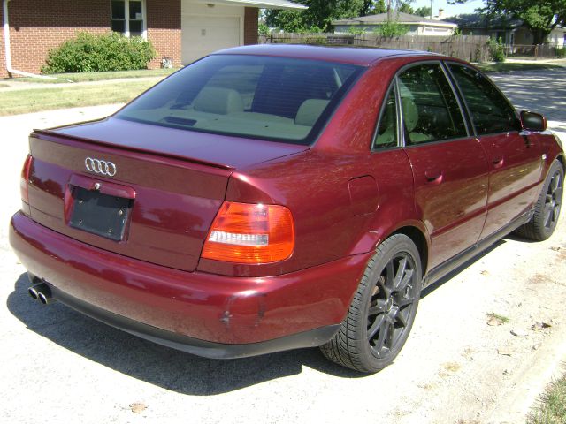 Audi A4 2001 photo 2