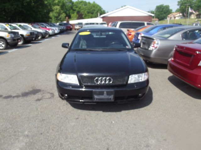 Audi A4 2001 photo 1