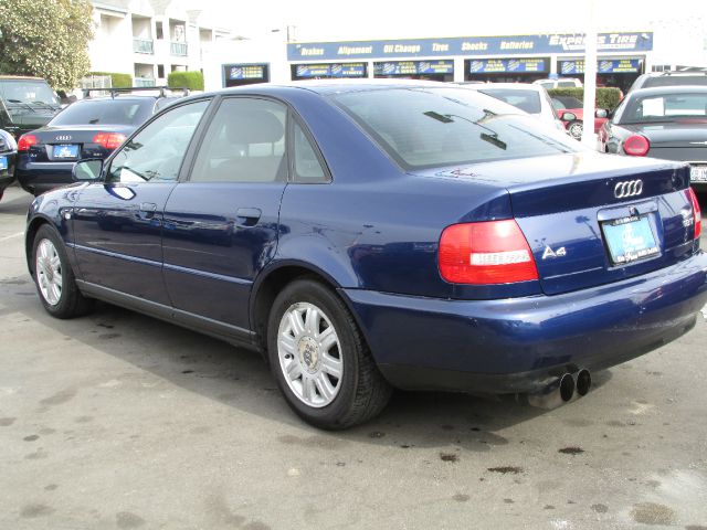 Audi A4 2001 photo 1